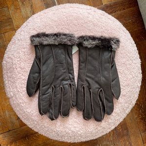 Handmade sheepskin/fur chocolate brown gloves